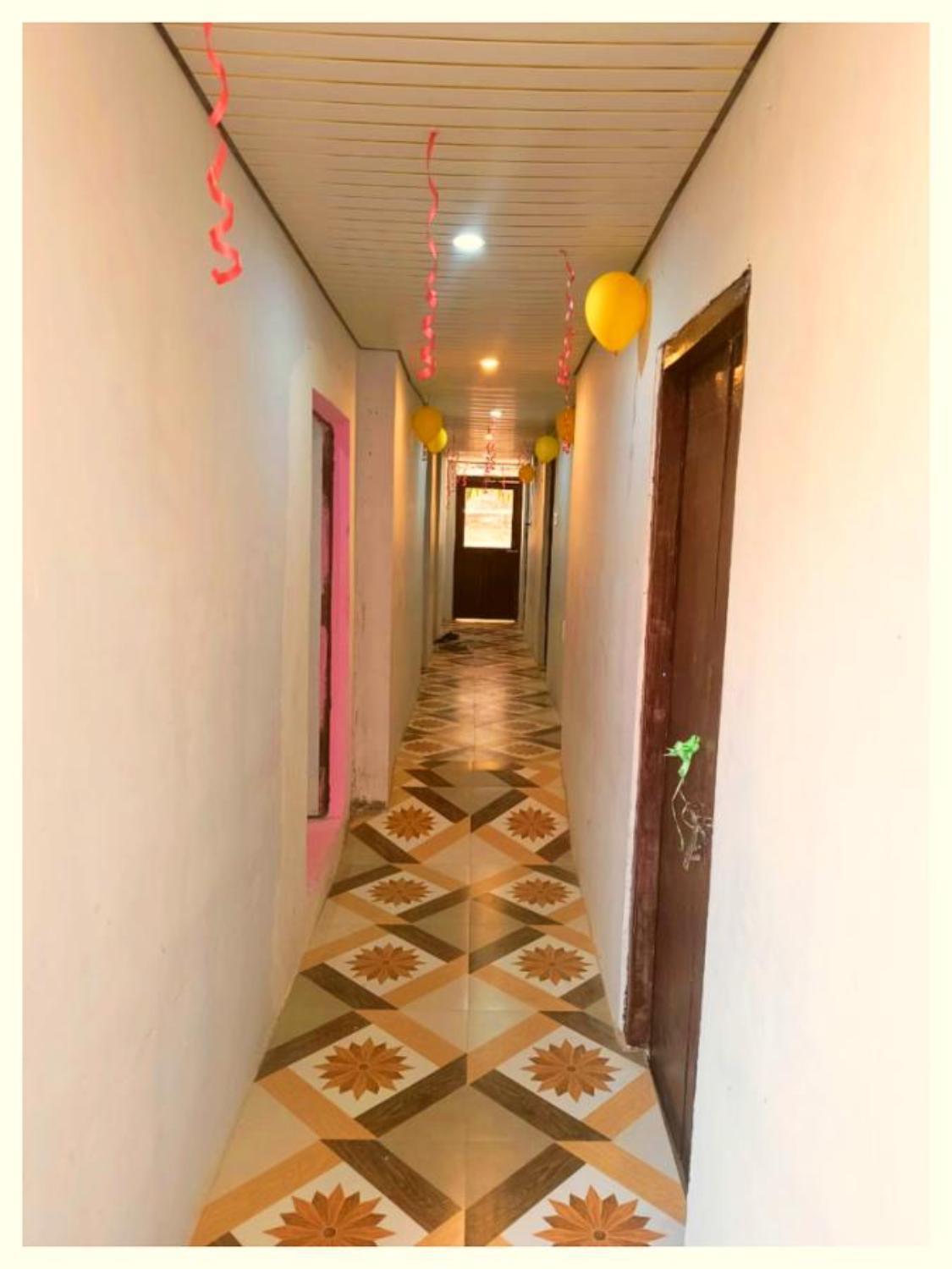 The Rainbo Premium Residency Near Kashi Vishwanath Temple - Assi Ghat &ganga River - Fully Air Conditioning - Free Wi-fi & Service - Premium Varanasi
